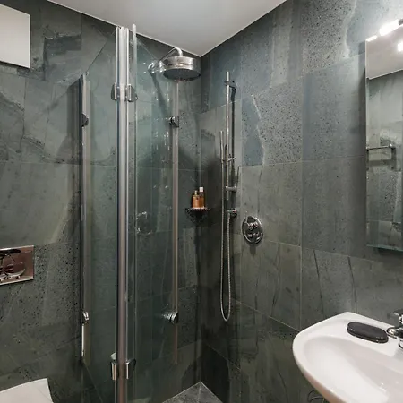 Cornelia Lejlighed *