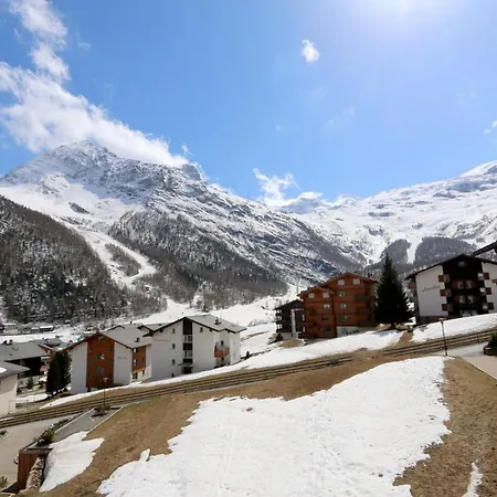 Cornelia Appartement *